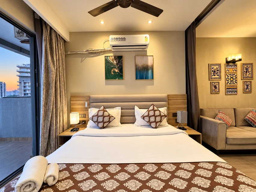 RiverAura 33 — high-floor river view apartment at Supernova Spira Noida