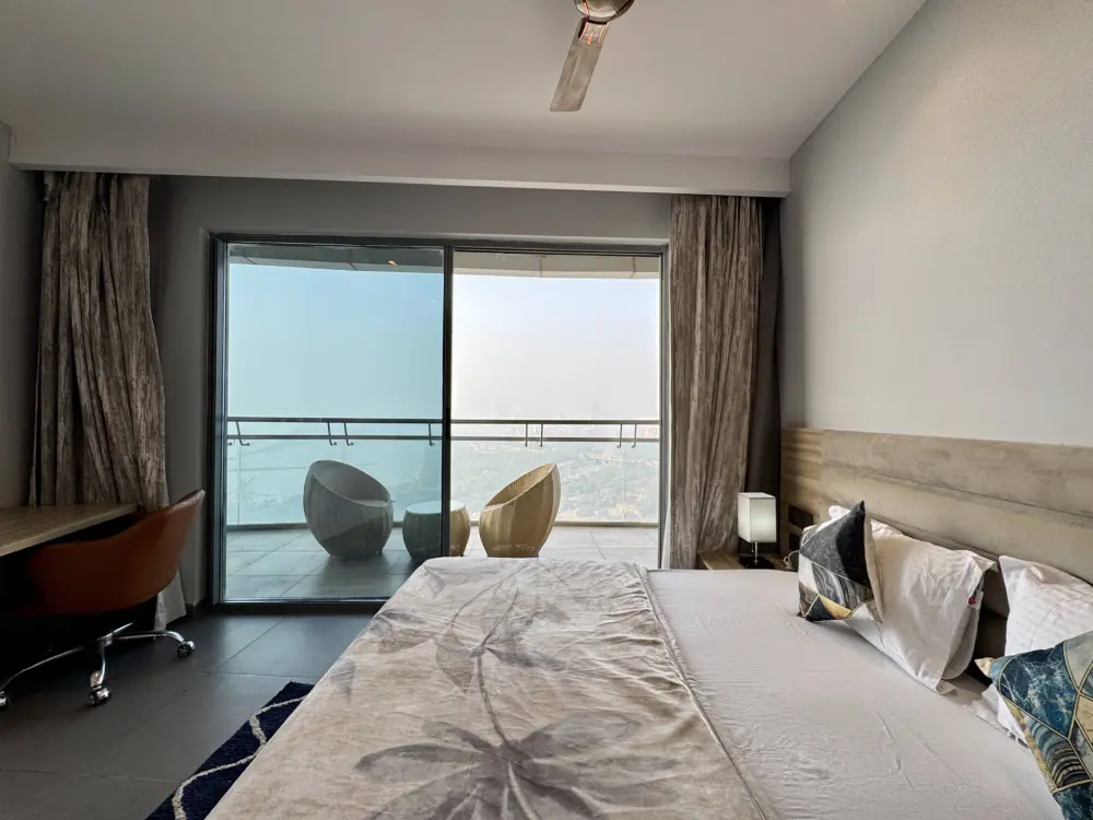 spacious balcony overlooking Noida skyline at Supernova Spira