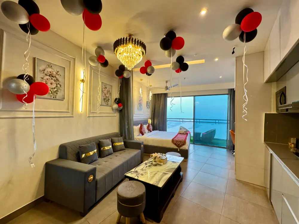 spacious living room in Panorama 32 Supernova Spira Noida