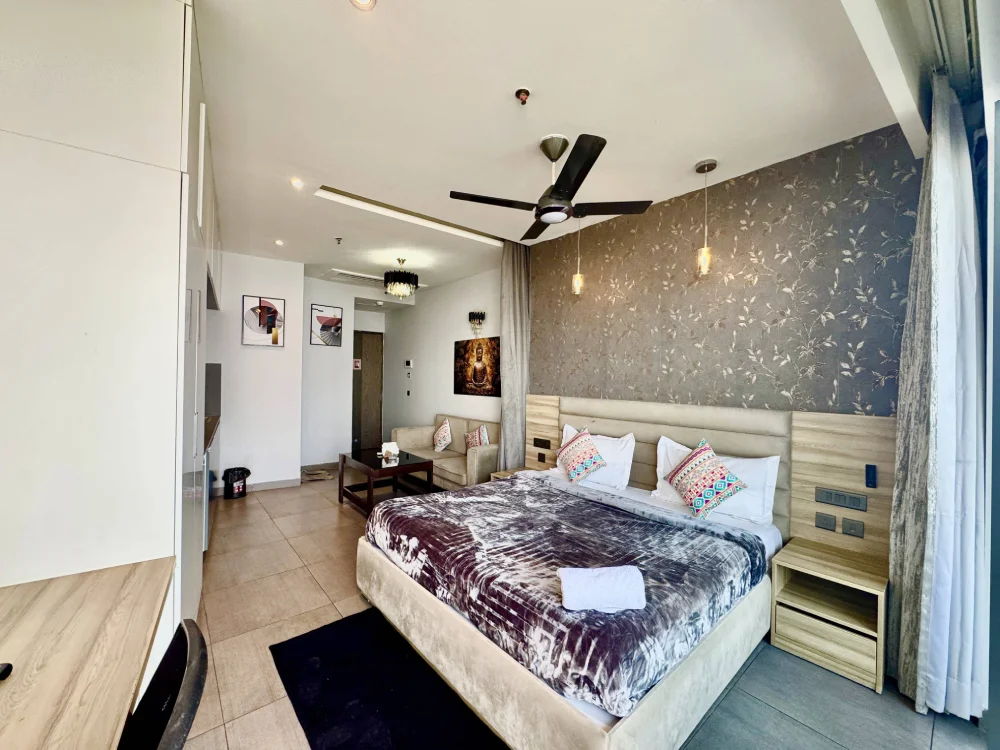 Open balcony with skyline view at CityGlow 28 Supernova Spira Noida