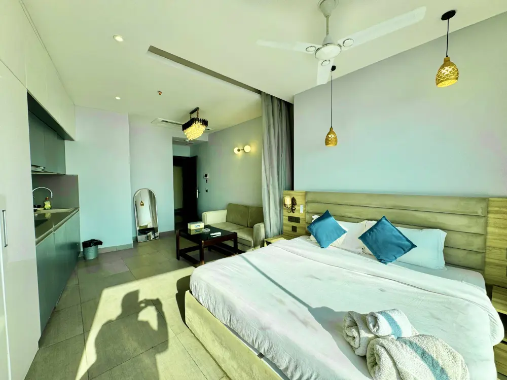 Luxury Airbnb room at Spira Supernova Noida by Mulberry Homes