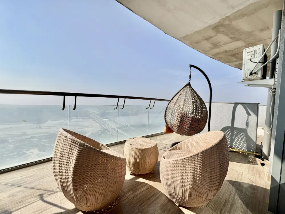 Luxury Airbnb stay at Spira Supernova Noida by Mulberry Homes