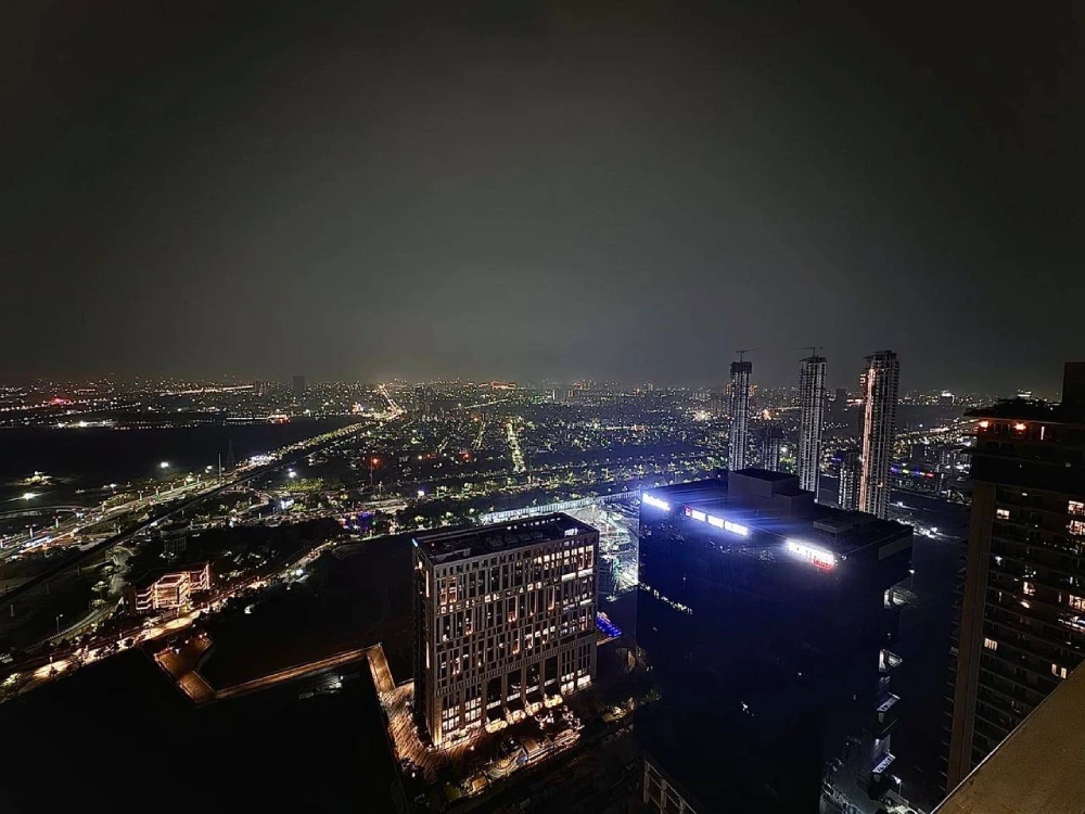 Supernova Mulberry Homes Noida aerial night view – Skyline Stay Spira Sector 94