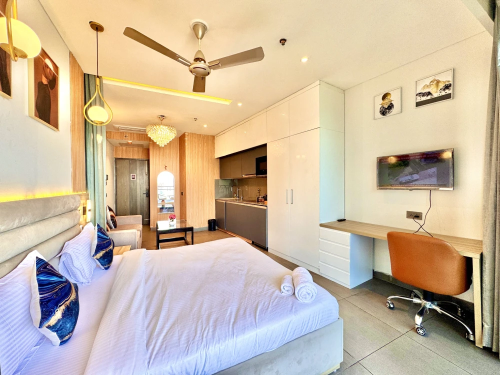 Supernova Spira Sector 94 Noida luxury apartment bedroom – Skyline Stay Airbnb